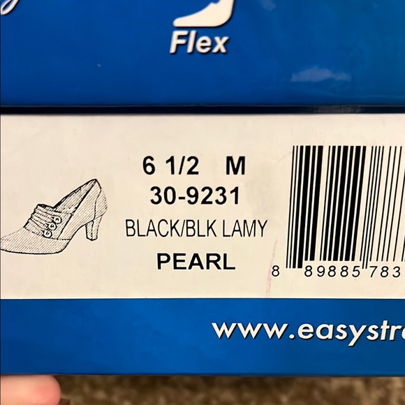 Easy Street Black Heels - Picture 5 of 8